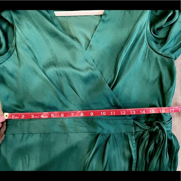 Banana Republic Emerald Puff Sleeve Wrap Dress - Picture 4 of 5